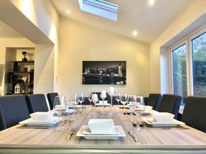 Kitchen diner shot 5- click for photo gallery